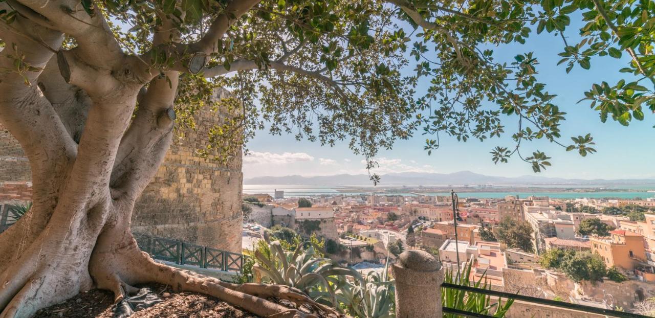 Appartamento Le Scale sul porto . Marina centro storico. AC Cagliari Esterno foto